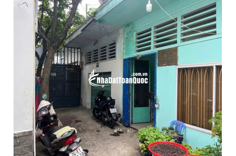 Cần bán nhà phố Q7 sổ riêng giá thấp